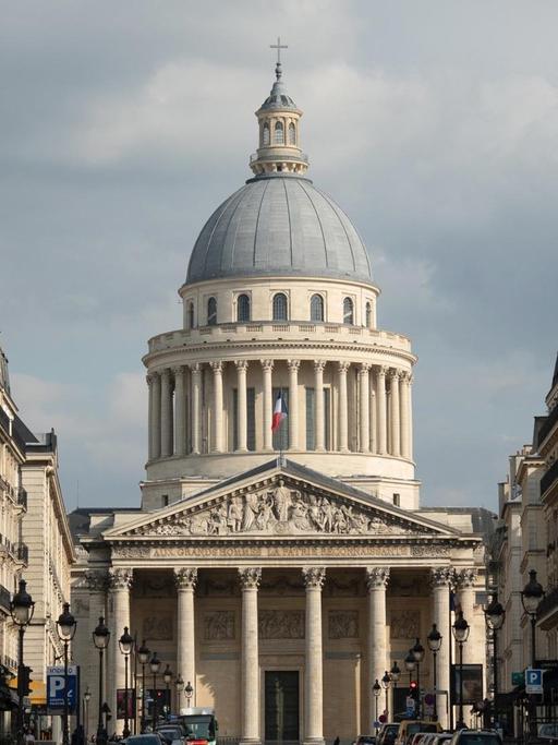 Die Frontansicht des Pantheons in Paris