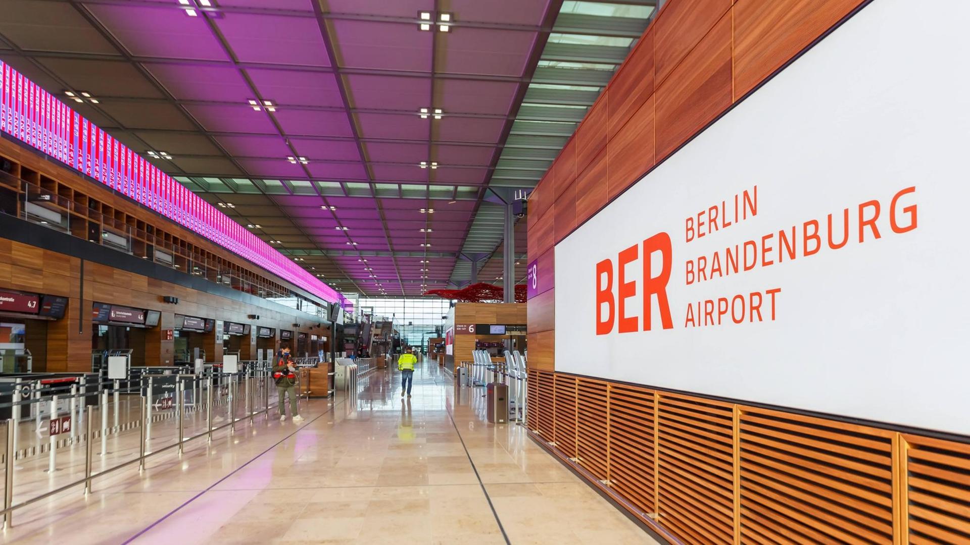 Flughafen Berlin Brandenburg BER Willy Brandt Airport Terminal 1.