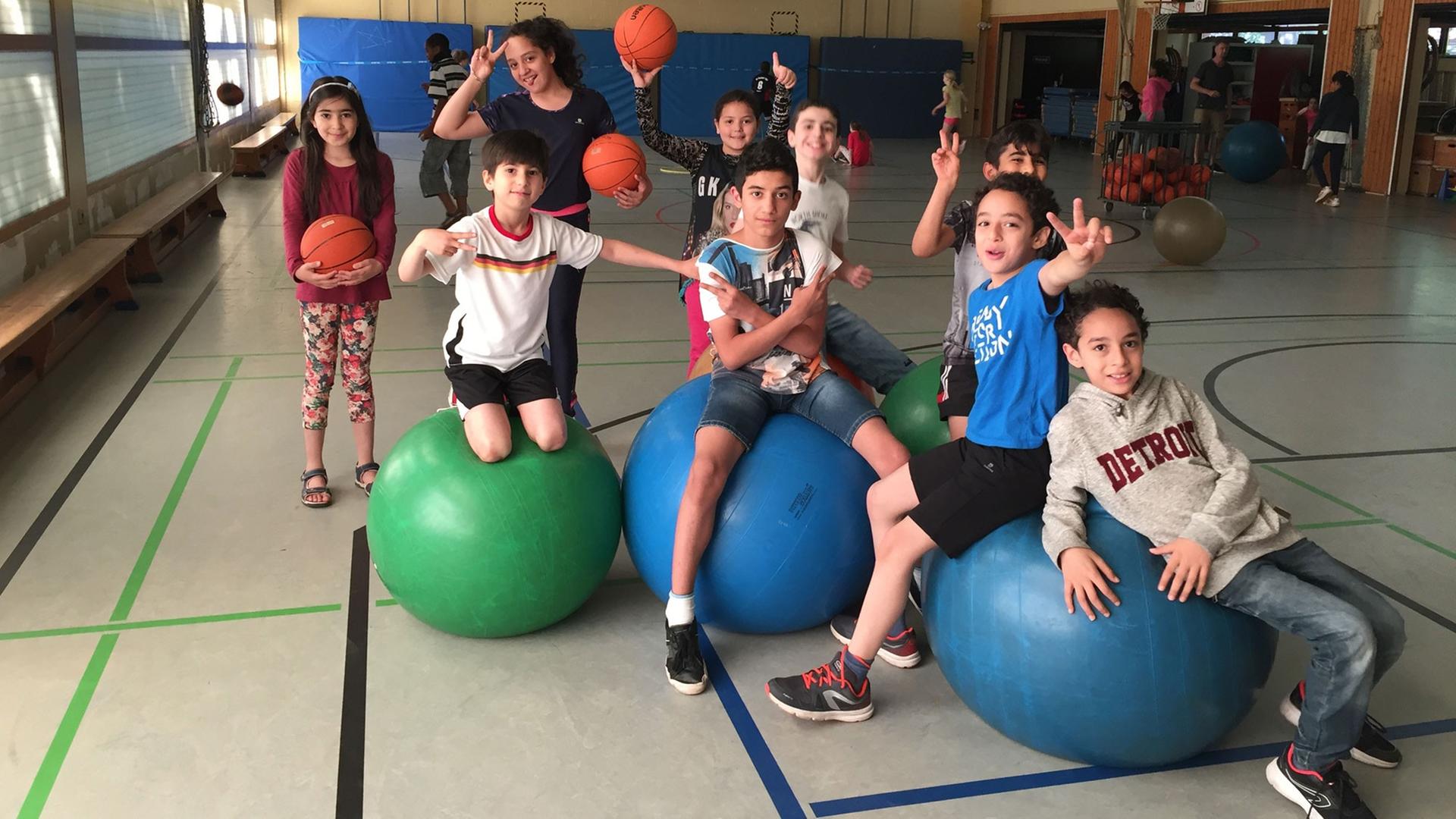 Die Willkommensklasse beim Sportunterricht