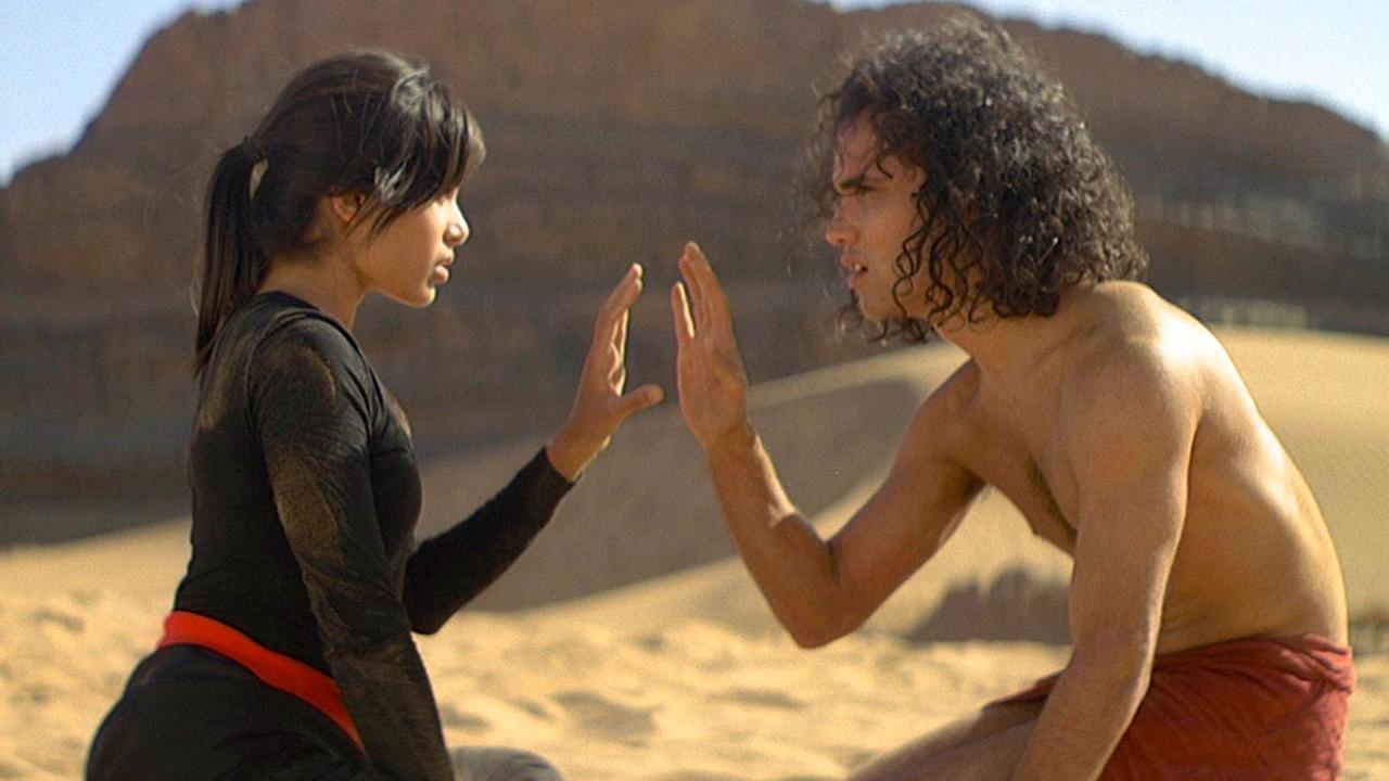 Elaheh (Freida Pinto) und Afshin (Reece Ritchie) im Film "Wüstentänzer"
