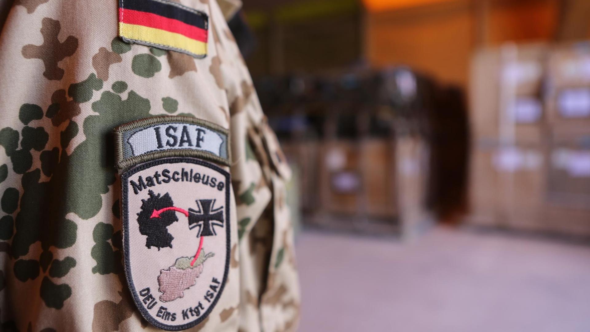 Schulter-Emblem eines Bundseswehrsoldaten in Mazar-e-Sharif-Camp/Afghanistan