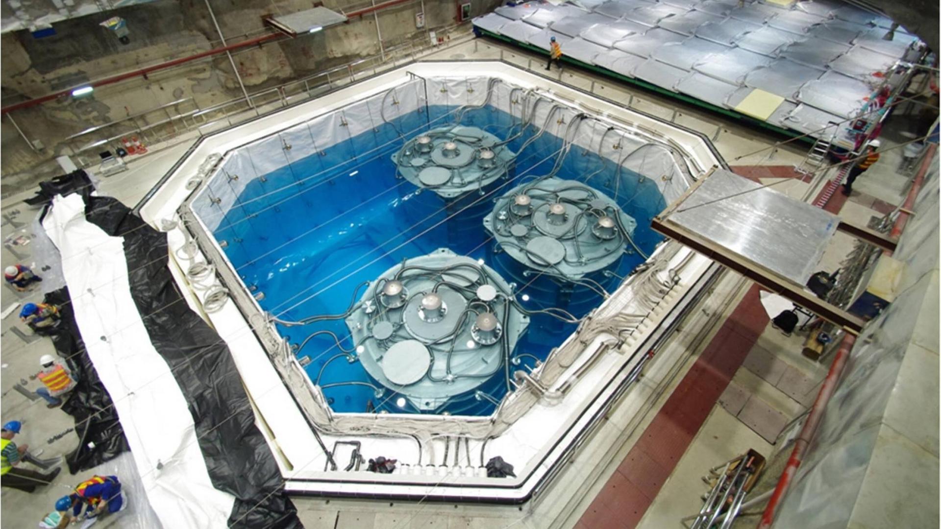 Das Laboratorium des Daya Bay Neutronen Experiments in Guangdong/Südchina.- Die Wissenschaftler wollen mit dem Experiment die Dominaz der Materie über die Antimaterie im Universum zeigen.