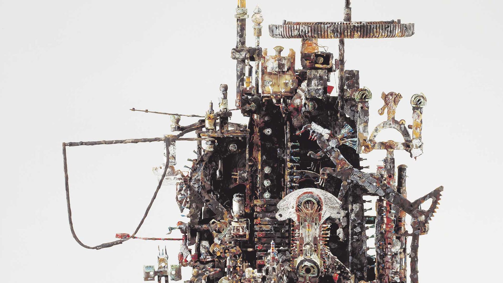 Skulptur aus zerlegten Rechnern und Radios von A.C.M. Skulptur aus zerlegten Rechnern und Radios von A.C.M.