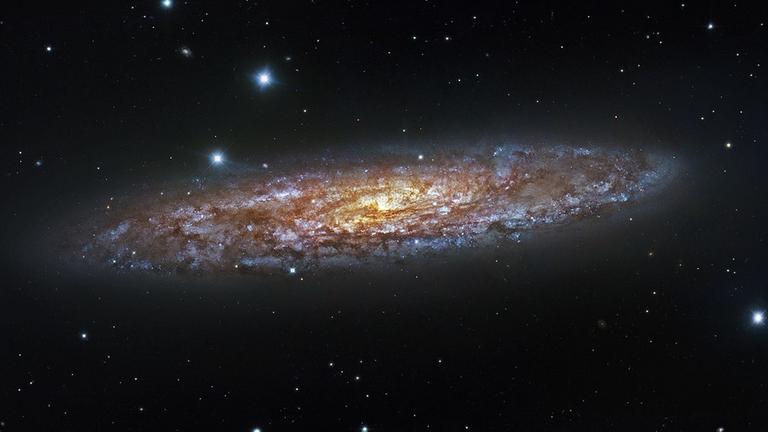  Die Starburst-Galaxie NGC 253, fotografiert im sichtbaren Licht