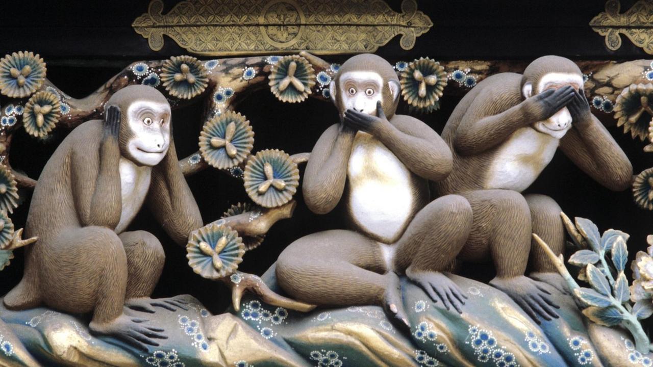 Die berühmte drei Affen am Nikko Toshogu Schrein in Japan.