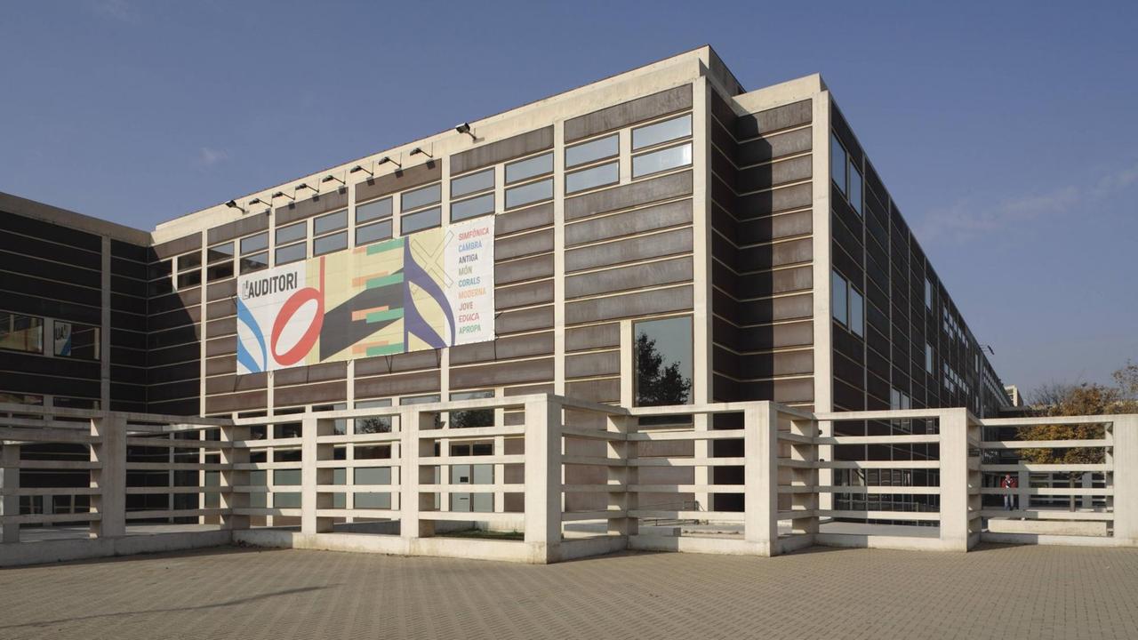 Das Auditori ist ein Zentrum und Treffpunkt für das musikalische Leben in Barcelona.
Es ist ein moderner Gebäudekomplex des Architekten Rafael Moneo und wurde 1999 eröffnet