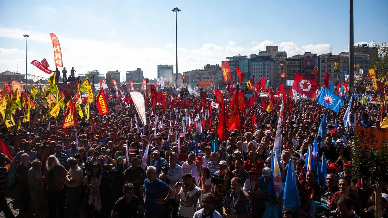 Demonstration 2013 auf dem Taksim-Platz in Istanbul gegen den Umbau des Gezi-Parks