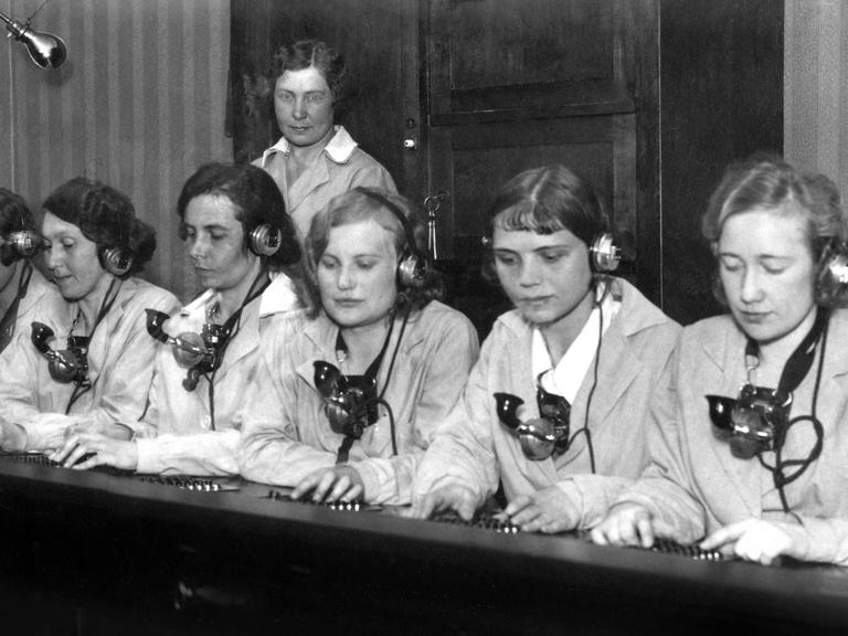 Telefonistinnen, 1930er Jahre, Deutschland, Europa