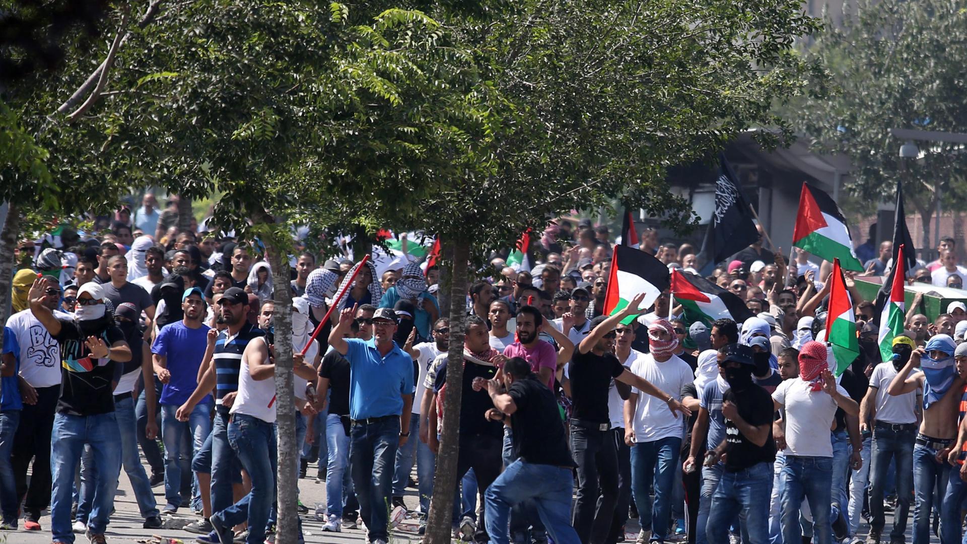 Nach der Beerdigung des ermordeten palästinensischen Jugendlichen kam es in Ostjerusalem zur Protesten.