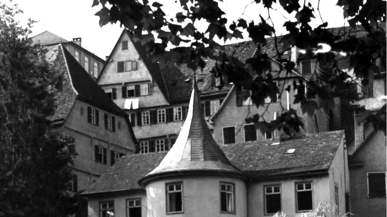 Der Hölderlinturm in Tübingen. Dort wohnte er bis zu seinem Tode. Foto von 1955