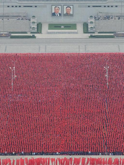 Das Bild zeigt Proben für die Feierlichkeiten zum 70. Jahrestag der Gründung Nordkoreas am 19. August 2018 auf dem Kim-Il-Sung-Platz in Pjöngjang, Nordkorea. Tausende nahmen daran teil.