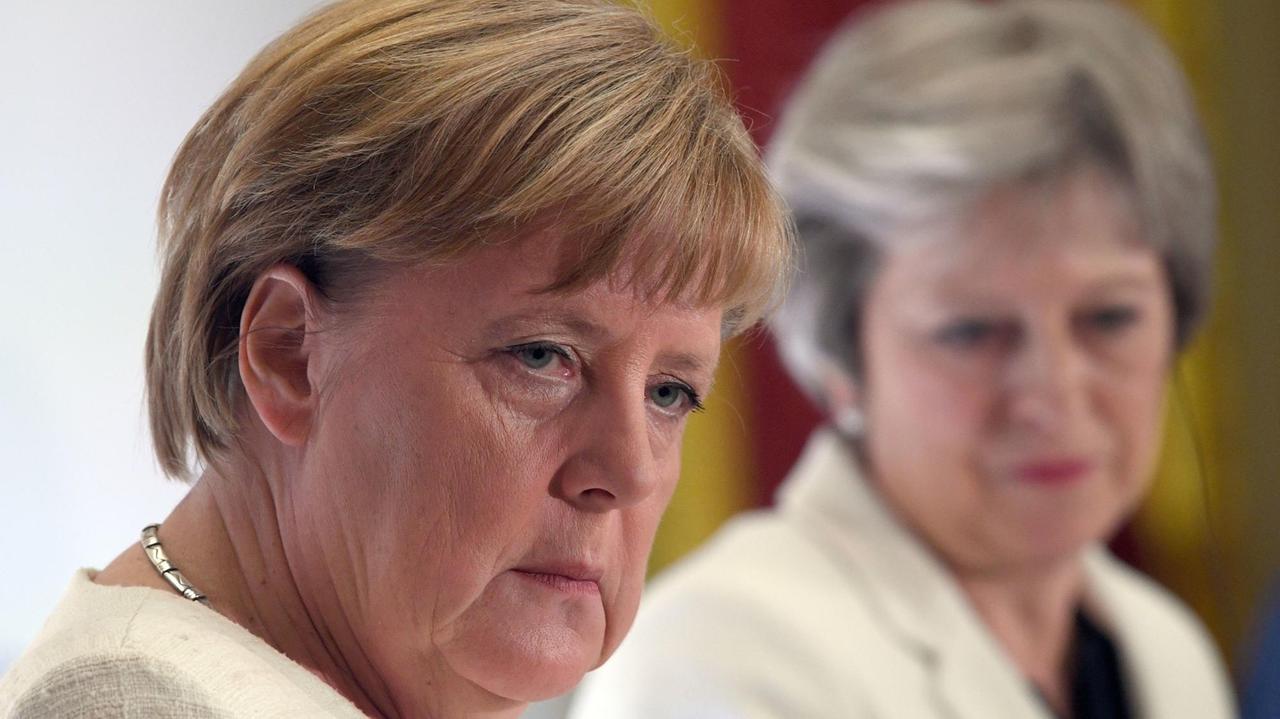 Bundeskanzlerin Merkel und die britische Premierministerin May beim Gipfeltreffen EU-Westbalkanstaaten