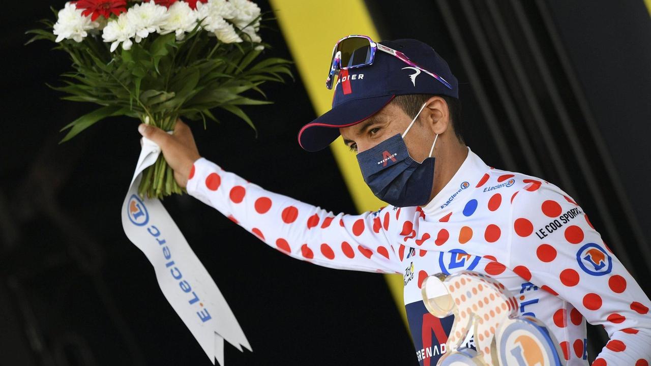  CHAMPAGNOLE, FRANCE - SEPTEMBER 18 : CARAPAZ Richard ECU of TEAM INEOS pictured with the polka dot jersey during the podium ceremony after stage 19 of the 107th edition of the 2020 Tour de France cycling race, a stage of 166,5 kms with start in Bourg-en-Bresse and finish in Champagnole on September 18, 2020 in Champagnole, France, 18/09/2020 CYCLISME : Tour de France - Etape 19 -Bourg-en-Bresse a Champagnole - 18/09/2020 PhotoNews/Panoramic PUBLICATIONxINxGERxSUIxAUTxHUNxONLY