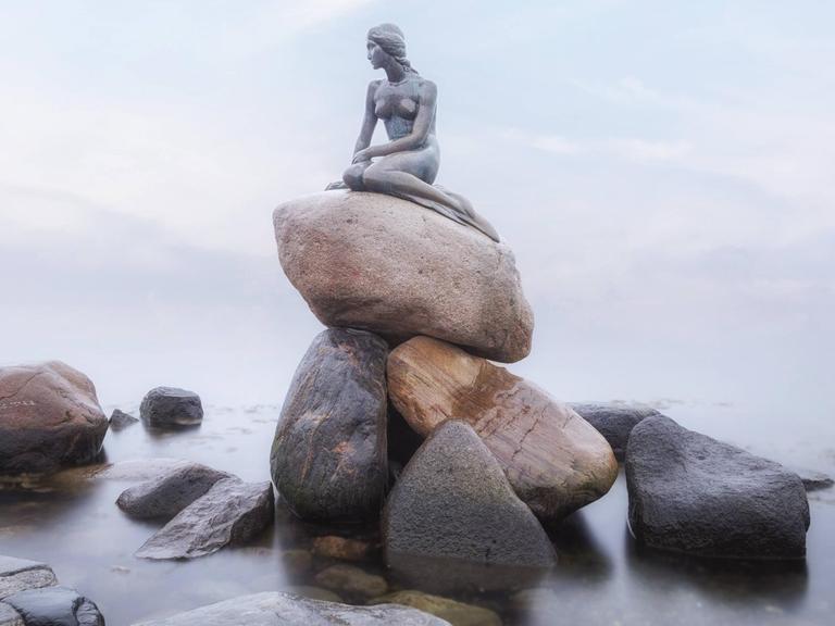 Die Statue der kleinen Meerjungfrau in Kopenhagen.