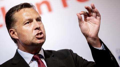 Stephan Mayer (CSU), Parlamentarischer Staatssekretär im Bundesinnenministerium, spricht beim 13. Berliner Abend der deutschen Feuerwehren in der Regierungsfeuerwache Berlin-Tiergarten.