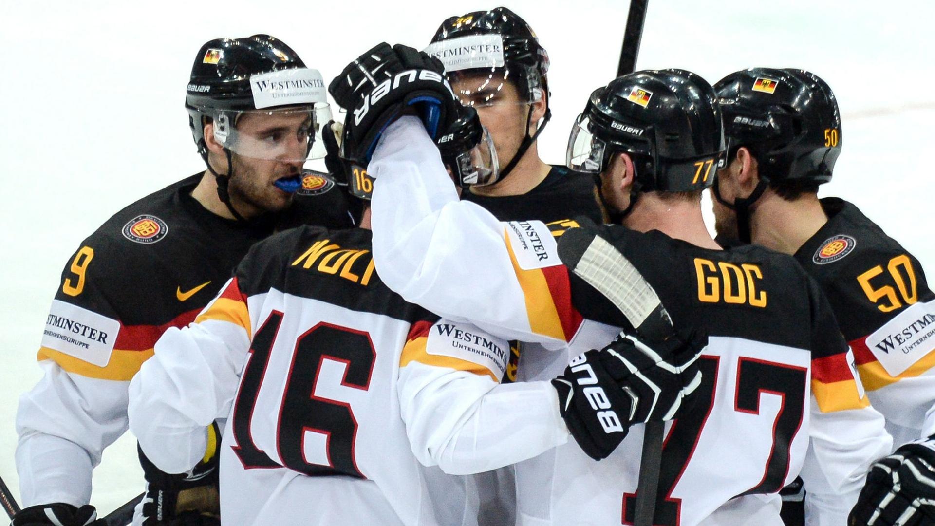 Deutschland besiegte zum Auftakt der Eishockey-WM in Prag Frankreich mit 2:1. Deutschland besiegte zum Auftakt der Eishockey-WM in Prag Frankreich mit 2:1.