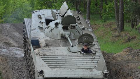 Das Bild zeigt einen Panzer.