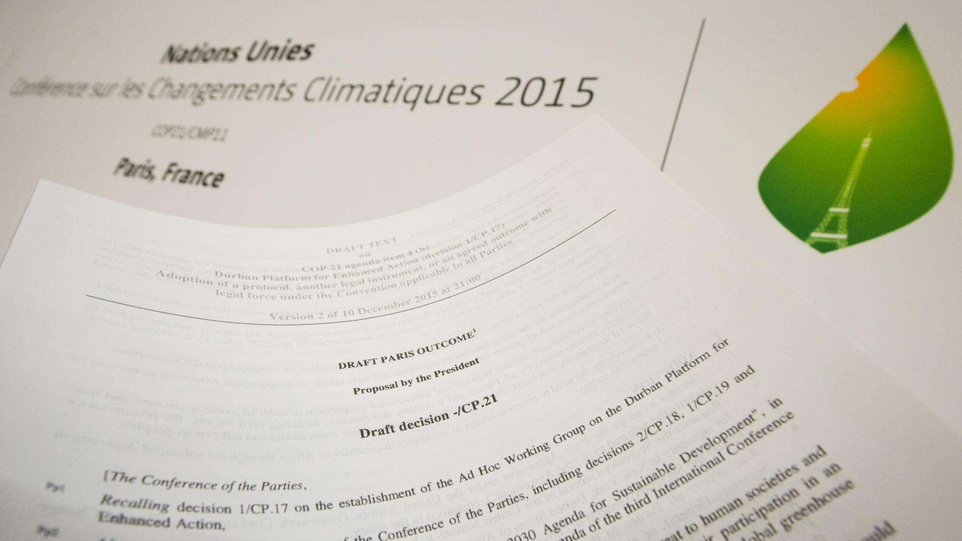 Ein Entwurf für einen Klimavertrag auf der Konferenz in Le Bourget bei Paris.