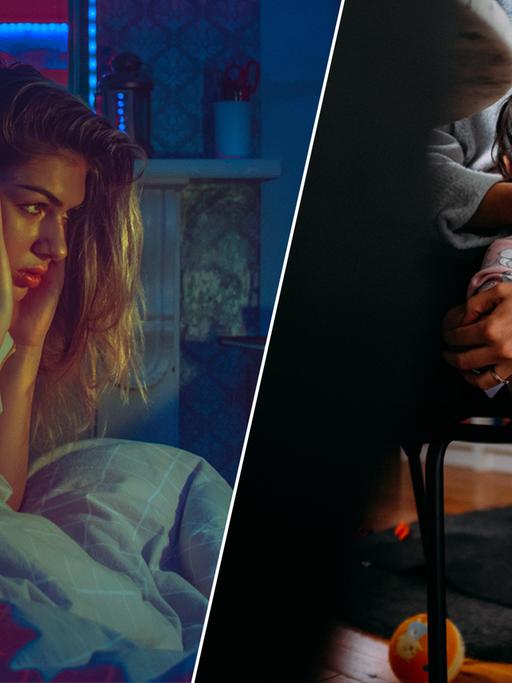 Eine Frau sitzt allein mit genervtem Gesichtsausdruck auf dem Bett. Daneben tröstet eine Frau am Computer nebenbei ihr Kleinkind.