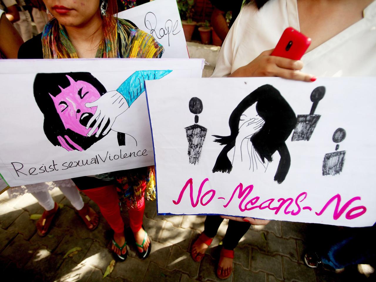 Frauen protestieren in der indischen Hauptstadt Neu-Delhi im Juni 2014 gegen sexuelle Gewalt.