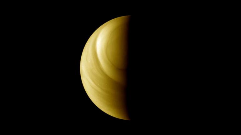 Unser Nachbarplanet Venus bleibt auch im März der strahlende Abendstern