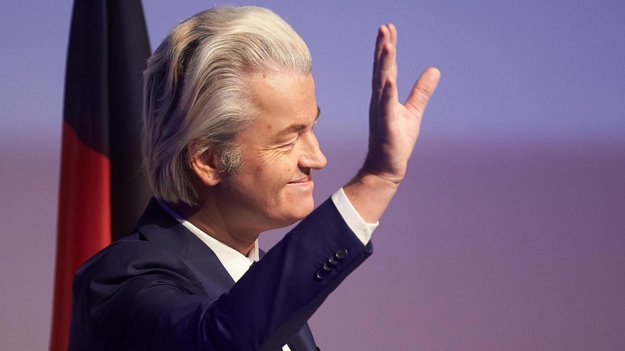 Der Vorsitzende der niederländischen Freiheitspartei (PVV), Geert Wilders, spricht am 21.01.2017 in Koblenz (Rheinland-Pfalz)zu Beginn der Tagung der rechtspopulistischen ENF-Fraktion.