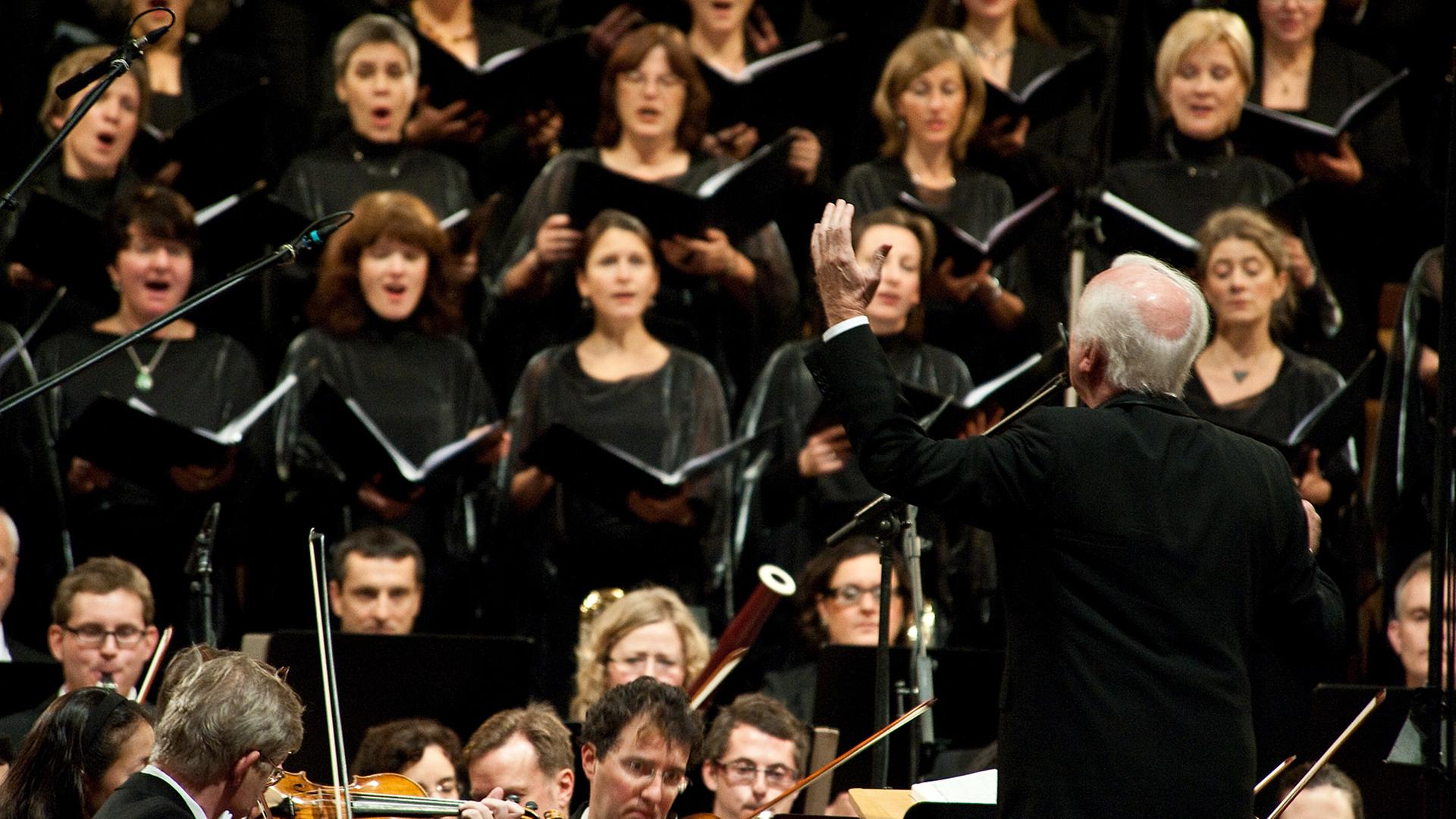 Chor mit Außenwirkung: Das Konzert "20 Jahre Mauerfall" im Berliner Dom
