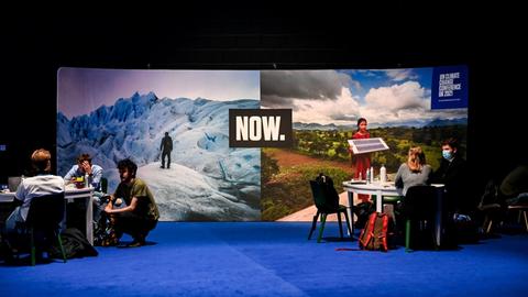 Plakate und Material zur Sensibilisierung für den Klimaschutz auf der COP26 (UN-Klimarahmenkonvention - Konferenz der Vertragsparteien 26).