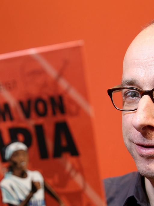 Reinhard Kleist stellt seine Graphic Novel "Der Traum von Olympia" vor.