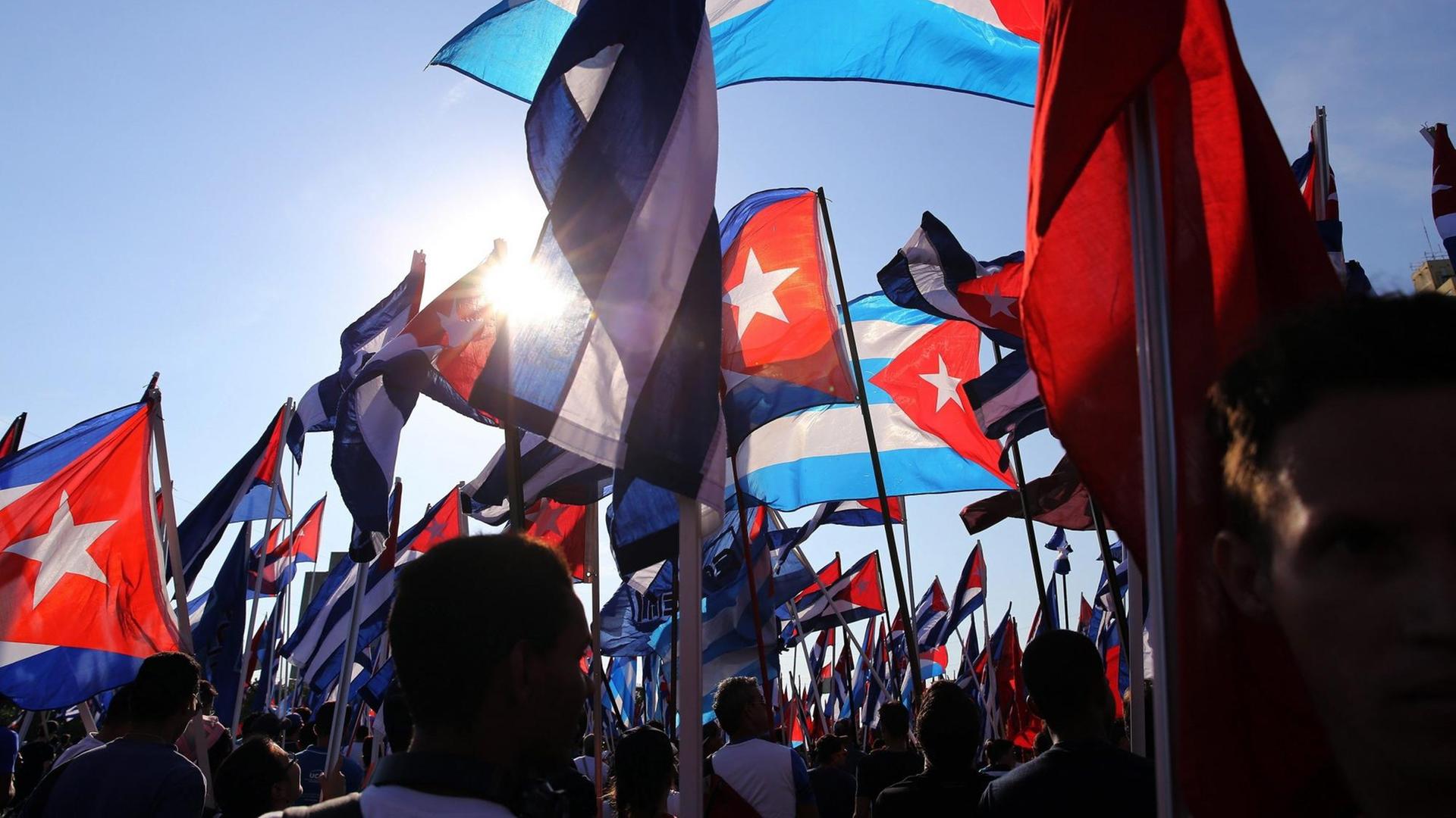 Am 1. Mai versammeln sich mehrere tausend Kubaner, um zum traditionellen "Tag der Arbeit" auf die Straße zu gehen.