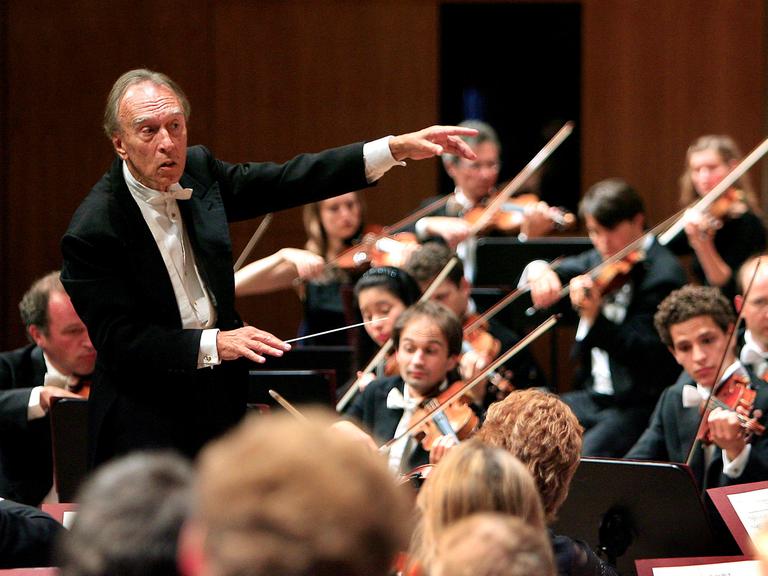 Der italienische Dirigent Claudio Abbado bei der Eröffnung des Luzerner Festivals 2007