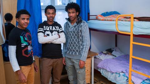 YDie Wohnverhältnisse in den Flüchtlingsheimen sind oft beengt (26.1.2015)