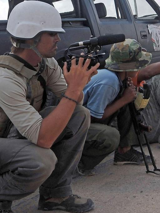 US-Journalist James Foley berichtete oft aus Krisengebieten, wie hier in Libyen - jetzt ist er im Irak offenbar von islamischen Terroristen getötet worden.