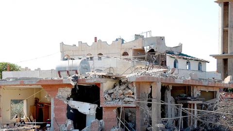 Die syrische Stadt Homs liegt bereits in Trümmern - trotzdem wohnen hier noch viele Zivilisten unter schrecklichen Bedingungen. 