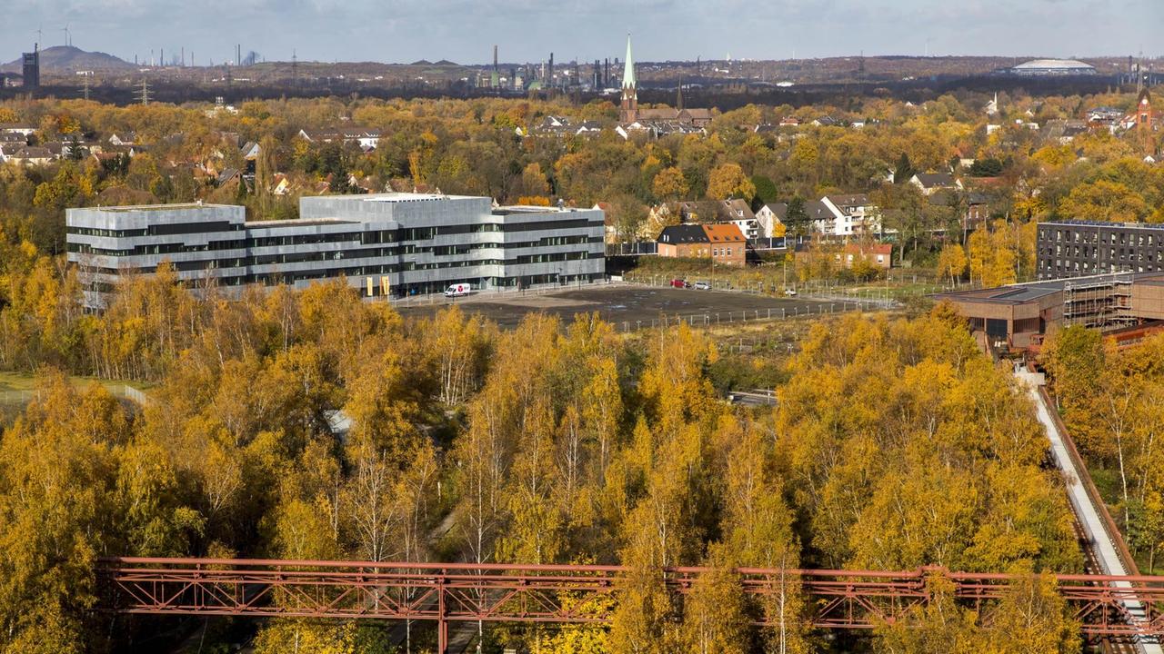 Blick auf die Folkwang Universität der Künste auf dem Gelände der Zeche Zollverein in Essen.