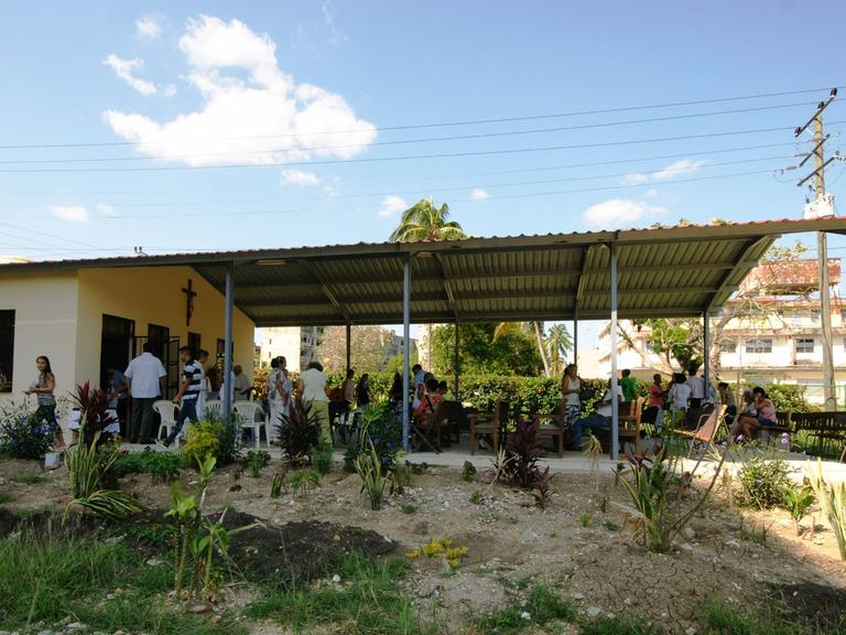 In Havannas Stadtteil Guanabacoa hat die Gemeinde "La Divina Misericordia", einen Ort, der einer Kirche zumindest ähnelt.