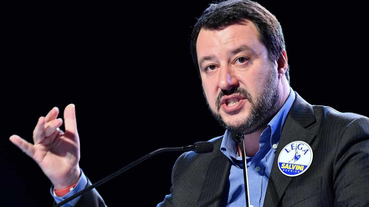 Matteo Salvini ist Generalsekretär der rechtsextremen Lega Nord in Italien und Spitzenkandidat seiner Partei bei den Parlamentswahlen am 4. März 2018