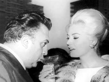Federico Fellini und Anita Ekberg in Rom, 1960