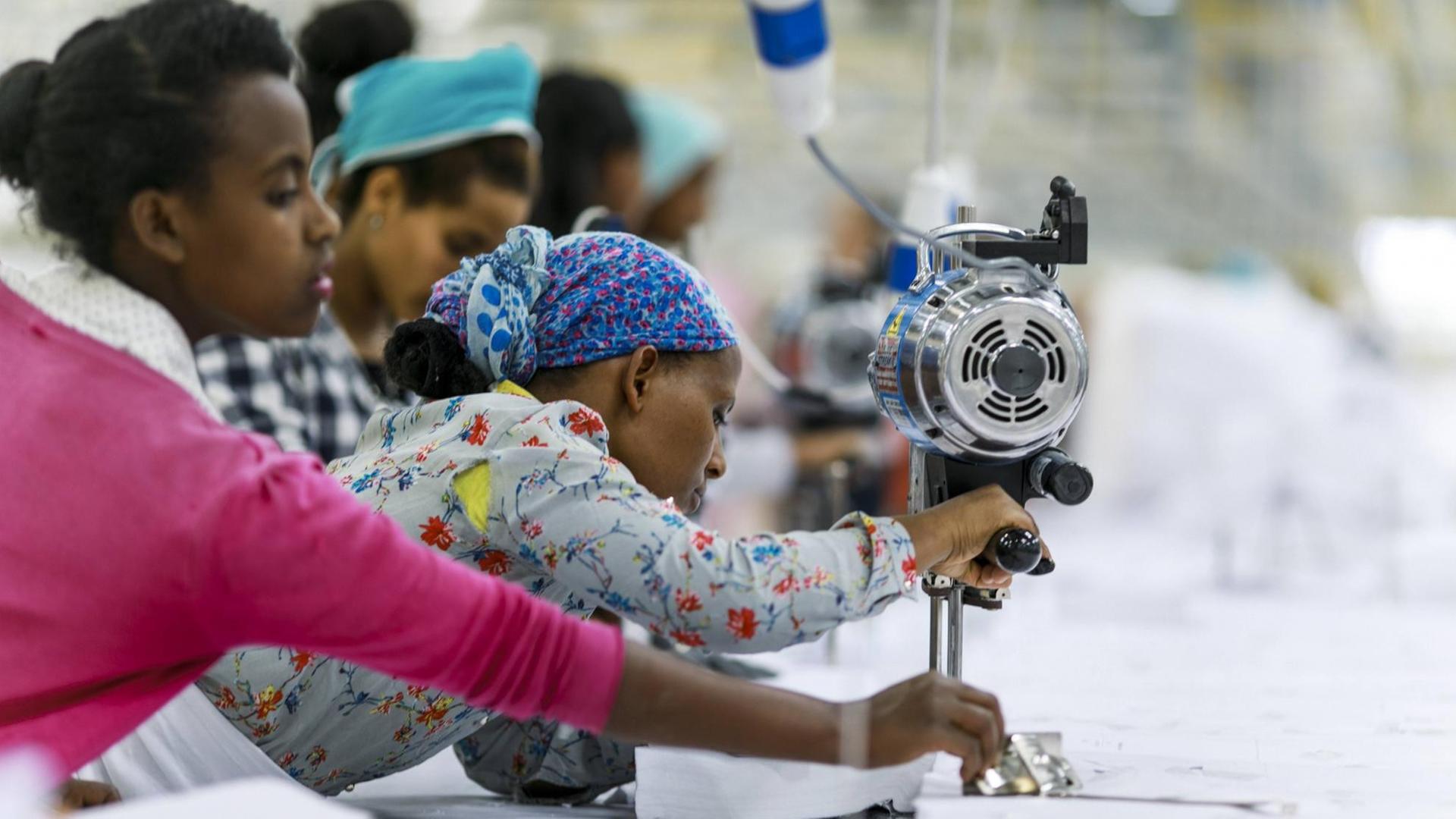 Arbeiterinnen in der Textilproduktion in Äthiopien