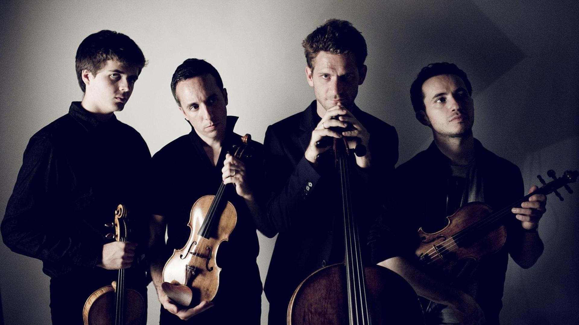 Das undatierte Bild zeigt die Mitglieder des französischen Streichquartetts Quatuor Ebène mit Adrien Boisseau, Pierre Colombet, Raphaël Merlin und Garbiel Le Magadure (l-r) Das undatierte Bild zeigt die Mitglieder des französischen Streichquartetts Quatuor Ebène mit Adrien Boisseau, Pierre Colombet, Raphaël Merlin und Garbiel Le Magadure (l-r)