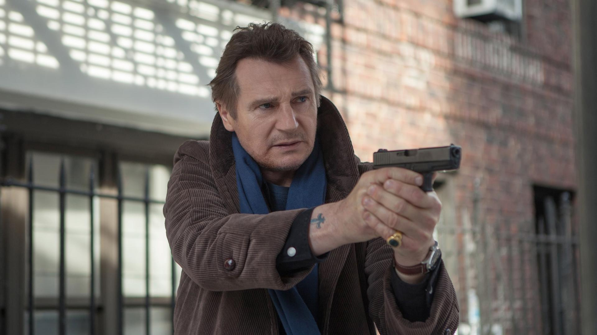 Liam Neeson als Privatdetektiv und ehemaliger Polizist Matthew Scudder in einer Szene des Films "Ruhet in Frieden - A Walk Among The Tombstones".