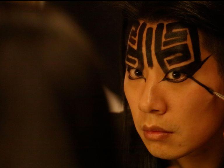 Freddy Lim als Heavy-Metal-Star - Szene aus dem Dokumentarfilm "Metal Politics Taiwan" von Marco Wilms