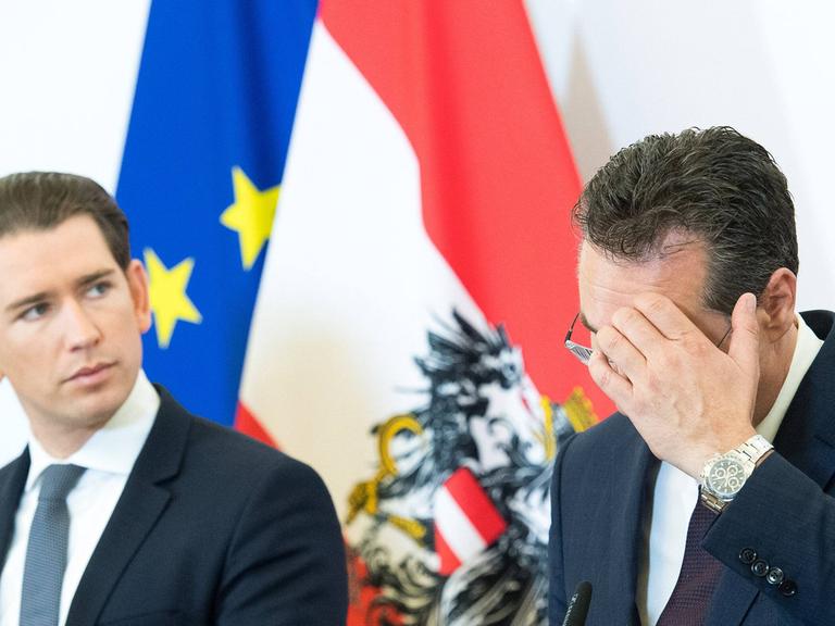 Bundeskanzleramt in Wien: Sebastian Kurz (ÖVP) und Vizekanzler Heinz-Christian Strache (FPÖ) bei einer Pressekonferenz