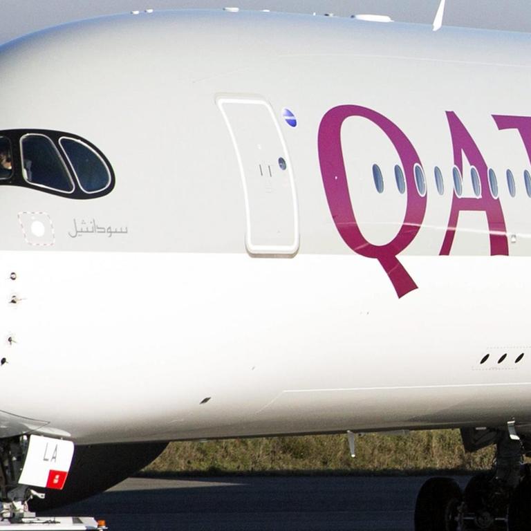 Ein neuer Airbus A350 XWB startet zu seiner Übergabe an Qatar Airways in Colomiers (Frankreich) am 22.12.2014. 