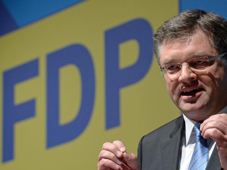 Der Vorsitzende der sächsischen FDP, Holger Zastrow, spricht am 03.05.2014 auf dem Landesparteitag der FDP in Chemnitz (Sachsen).