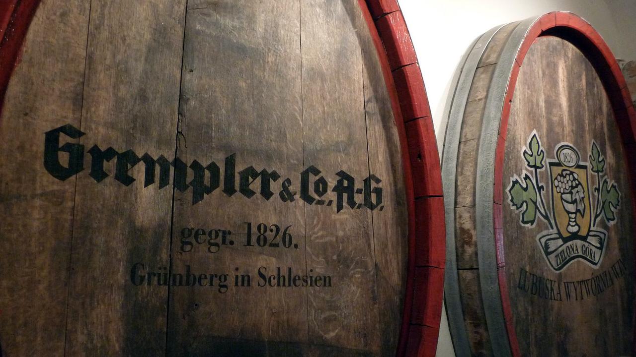 Zielona Gora, früher Grünberg, war für Jahrhunderte die Weinmetropole im Osten. Hier wurde vom deutschen Fabrikanten August Grempler der erste deutsche Sekt gekeltert. Das war im Jahr 1826.