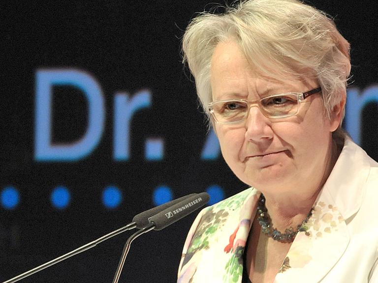 Bildungsministerin Annette Schavan (CDU) gerät in Erklärungsnot