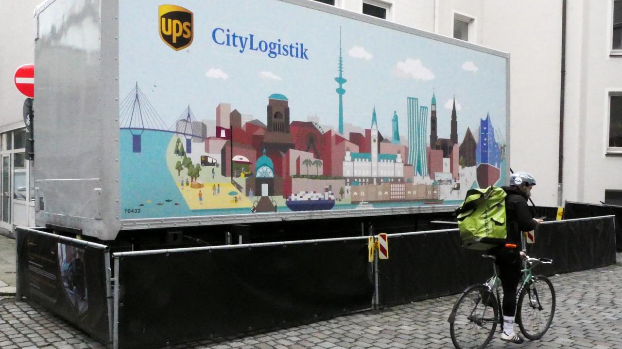 Ein UPS-City-Logistik-Container in der Hamburger Innenstadt.