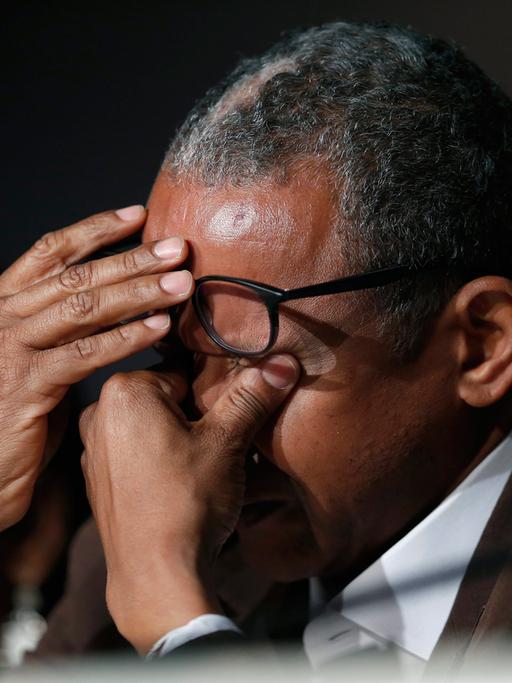 Der mauretanische Regisseur Abderrahmane Sissako brach bei der Pressekonferenz in Cannes in Tränen aus.