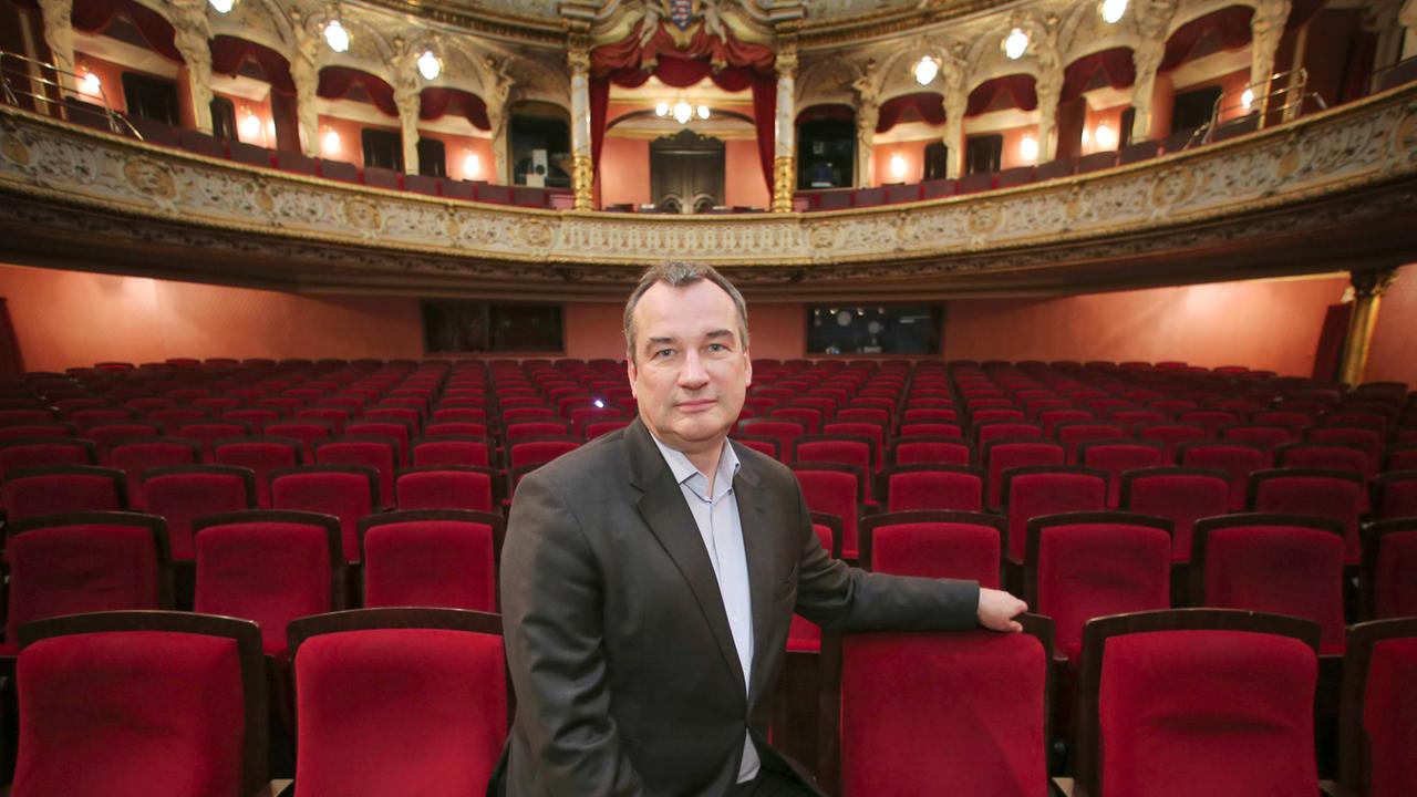 Der neue Intendant des Staatstheaters Wiesbaden Uwe Eric Laufenberg im Zuschauerraum des Hauses